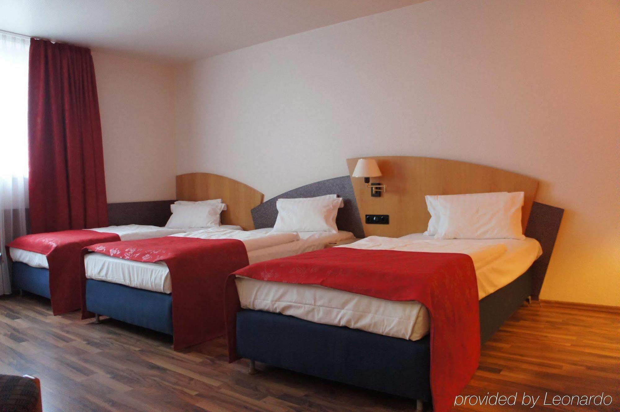Arvena Messe Hotel Нюрнберг Экстерьер фото