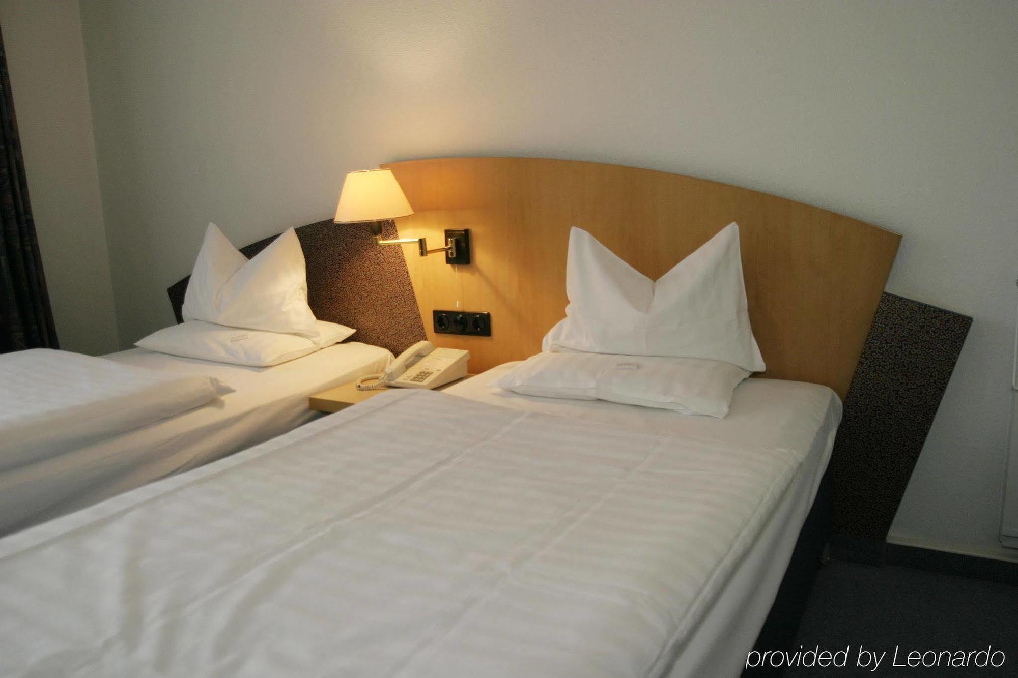 Arvena Messe Hotel Нюрнберг Экстерьер фото